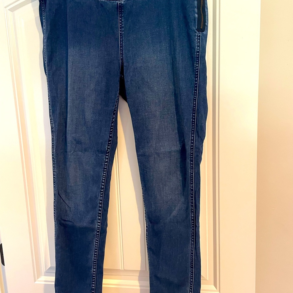CAbi skinny jeans side zipper size 12 EUC